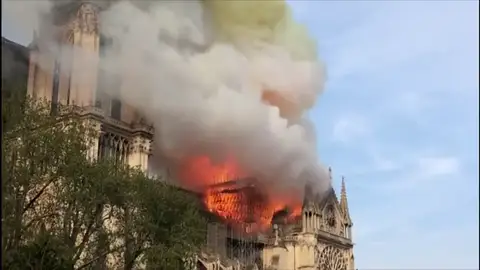 La Fiscalía abre una investigación sobre el incendio de Notre Dame La Fiscalía abre una investigación sobre el incendio de Notre Dame