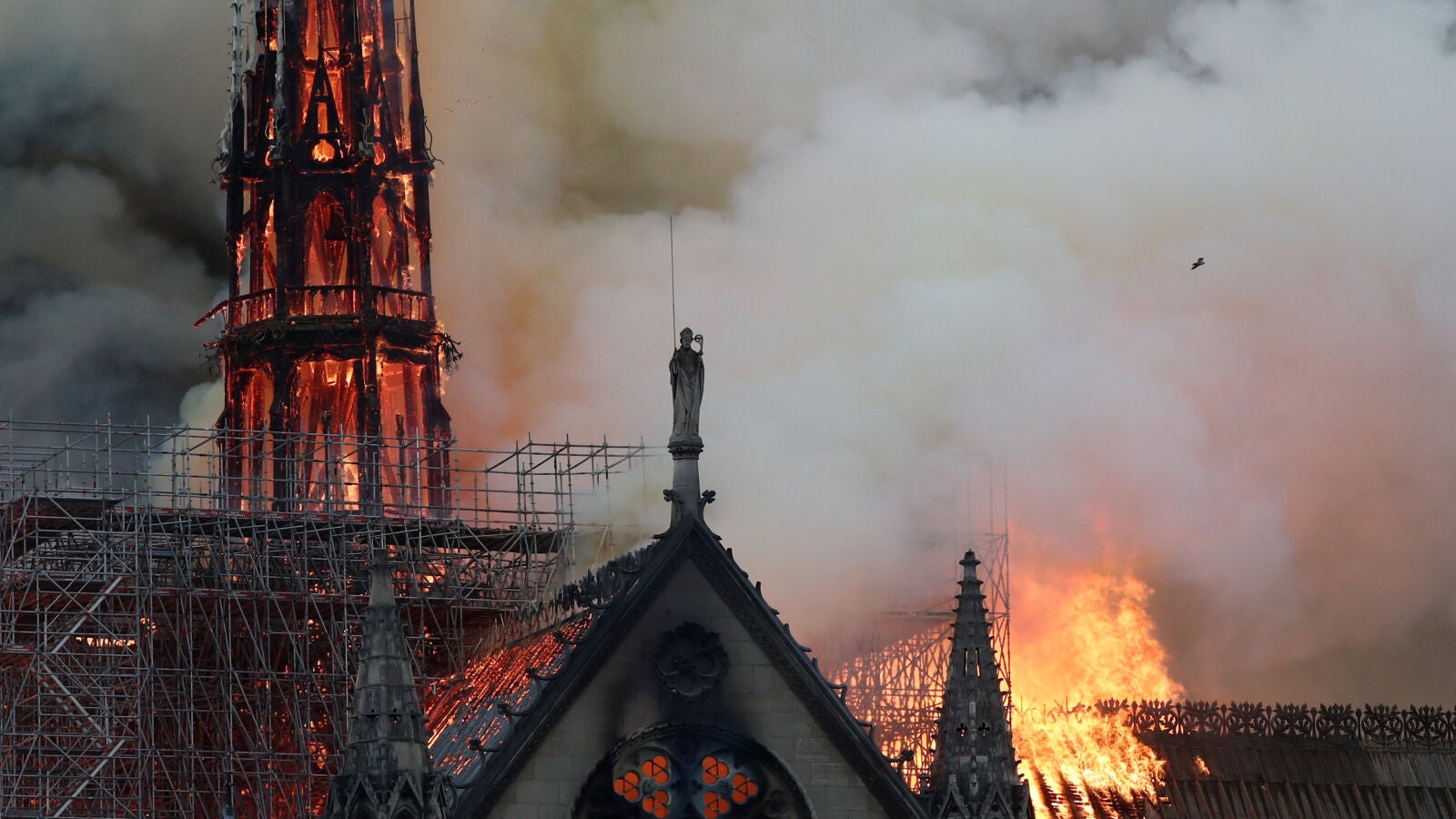 El día que ardió el corazón de París: cronología del incendio en la catedral de Notre Dame