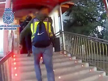 Liberadas tres mujeres captadas a través de Internet a las que obligaban a prostituirse Liberadas tres mujeres captadas a través de Internet a las que obligaban a prostituirse