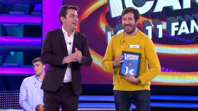 Luismi recibe el euro de ‘¡Ahora caigo!’