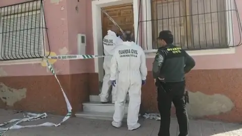 Asaltan una vivienda y matan de un disparo a su propietario en Mula, Murcia Asaltan una vivienda y matan de un disparo a su propietario en Mula, Murcia