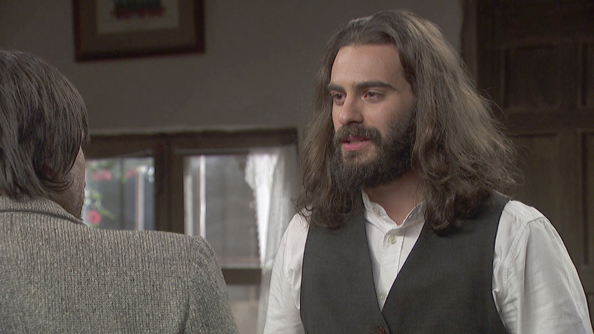 Isaac lleva a cabo su plan perfecto para desacreditar a Antolina