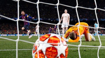 Messi festeja su segundo gol a De Gea en el Camp Nou