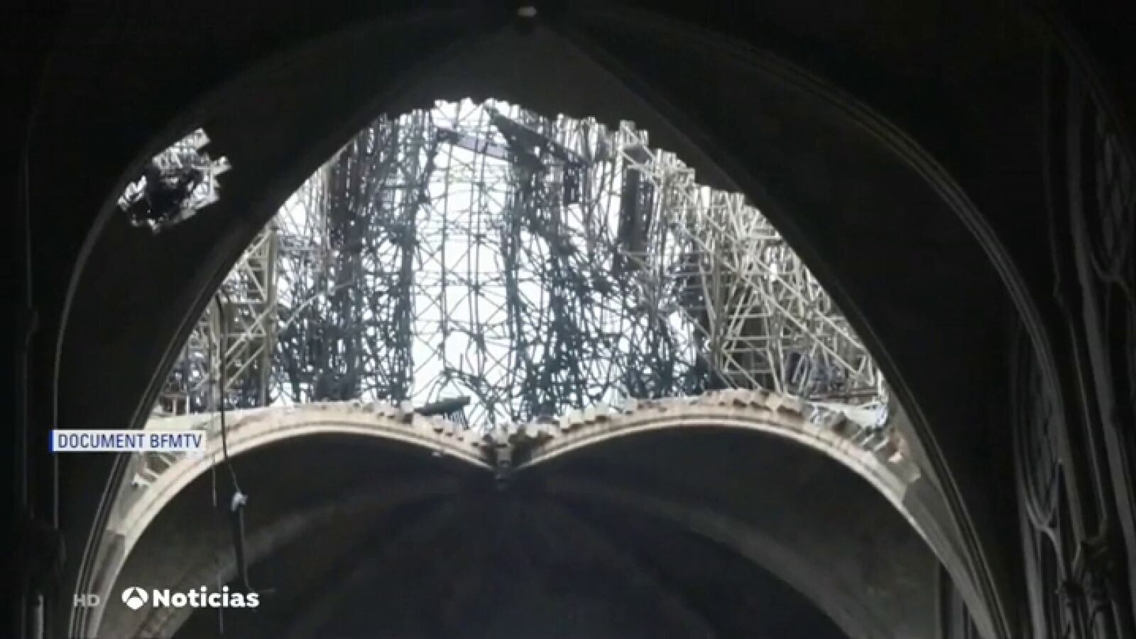 Se podría tardar entre seis meses y un año en peritar la catedral de Notre Dame