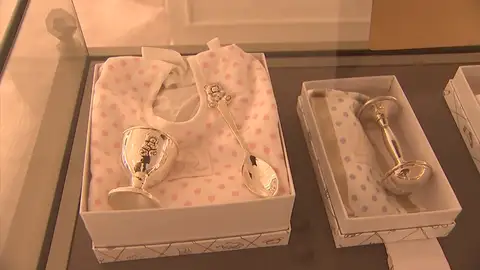 Mandan 236 regalos al bebé de Meghan Markle y El príncipe Harry Mandan 236 regalos al bebé de Meghan Markle y El príncipe Harry