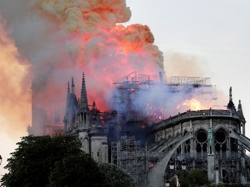 El incendio que ha arrasado la catedral de Notre-Dame