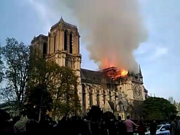 Los mensajes de los candidatos sobre el incendio de Notre Dame
