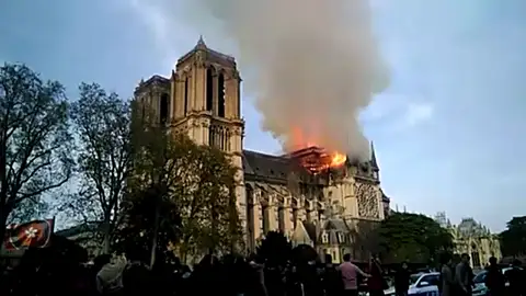 Los mensajes de los candidatos sobre el incendio de Notre Dame Los mensajes de los candidatos sobre el incendio de Notre Dame