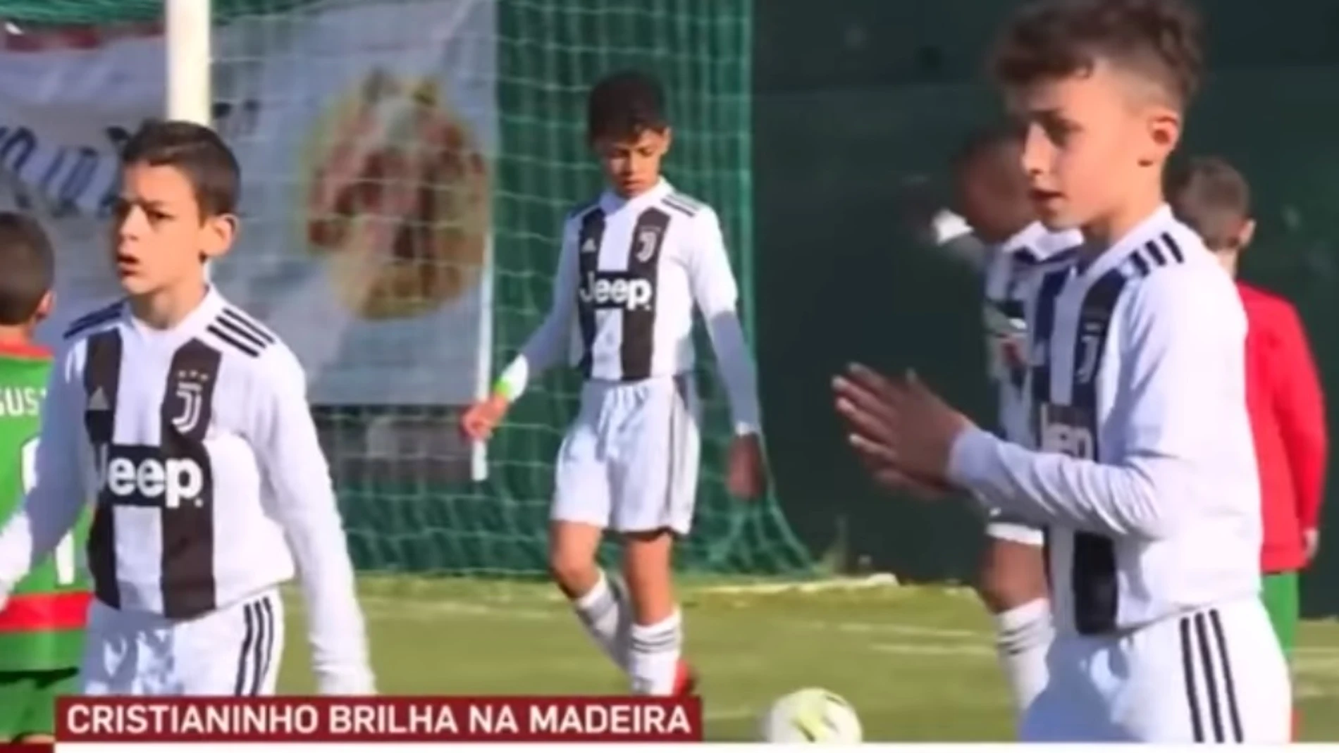 Cristiano Jr., en su partido con el benjamín de la Juventus Cristiano Jr., en su partido con el benjamín de la Juventus