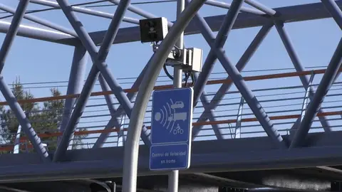El Ayuntamiento de Madrid comenzará a multar desde este martes con el radar de tramo en la A-5 El Ayuntamiento de Madrid comenzará a multar desde este martes con el radar de tramo en la A-5