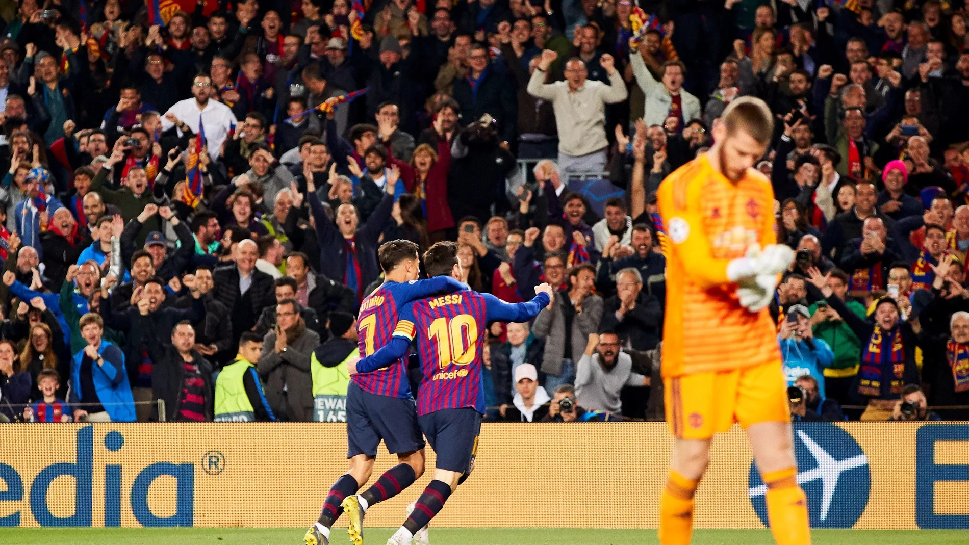 Messi y Coutinho celebran un gol ante De Gea Messi y Coutinho celebran un gol ante De Gea