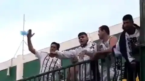 Hinchas del Figueirense se mofan del accidente aéreo del Chapecoense Hinchas del Figueirense se mofan del accidente aéreo del Chapecoense