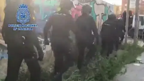 Detenido por amenazar a su expareja con matar a los hijos si no le trae droga Detenido por amenazar a su expareja con matar a los hijos si no le trae droga