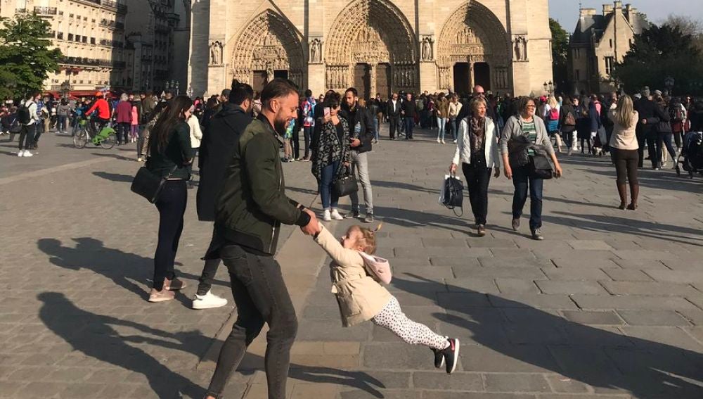 Buscan a un padre y una hija para regalarles esta fotografía