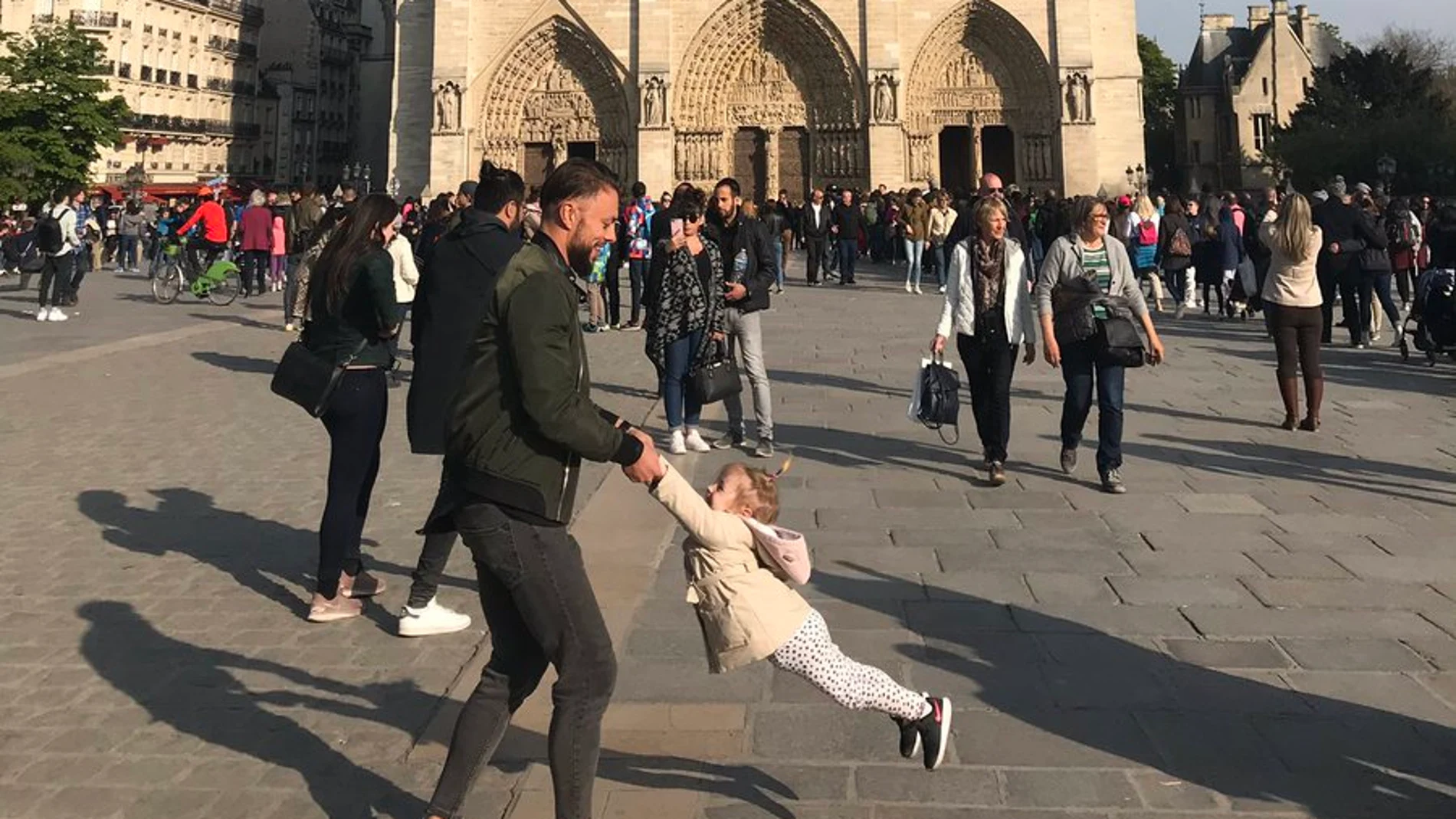 Buscan a un padre y una hija para regalarles esta fotografía Buscan a un padre y una hija para regalarles esta fotografía