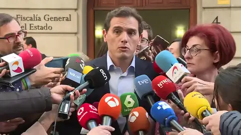 Albert Rivera: "Yo quiero todos los debates que hagan falta" Albert Rivera: "Yo quiero todos los debates que hagan falta"