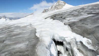 Un alpinista español de 22 años, rescatado de una grieta en un glaciar alpino