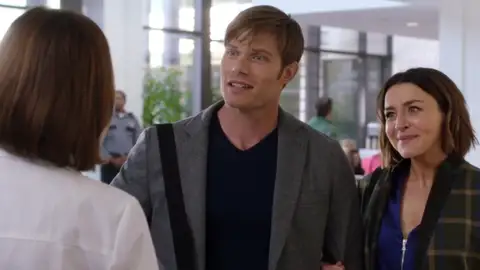 Link y Amelia en 'Anatomía de Grey' Link y Amelia en 'Anatomía de Grey'