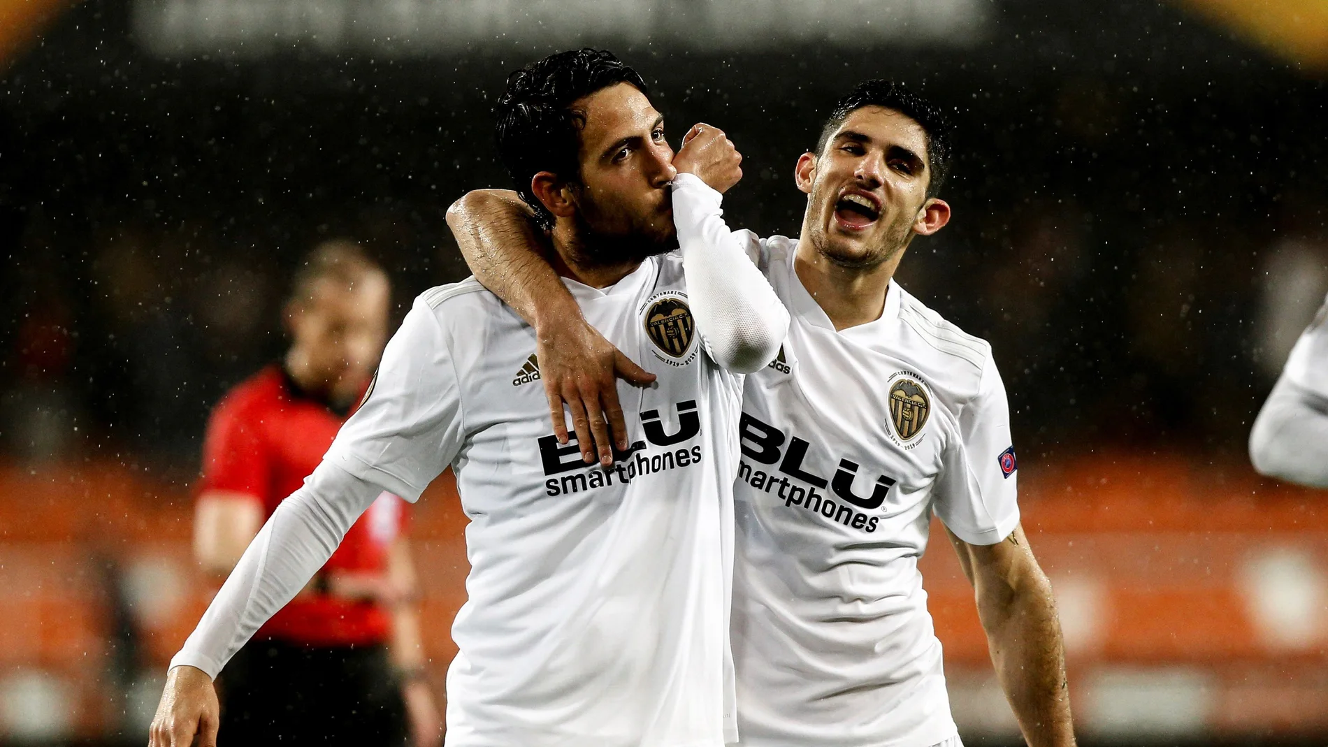 Parejo celebra su gol ante el Villarreal en Mestalla Parejo celebra su gol ante el Villarreal en Mestalla