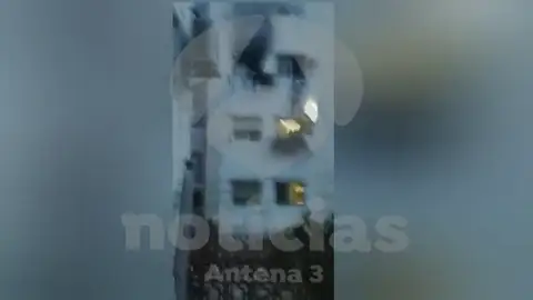 Así ha sido la intervención de los Bomberos en el incendio de L'Hospitalet Así ha sido la intervención de los Bomberos en el incendio de L'Hospitalet