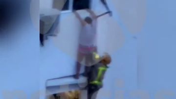 REEMPLAZO: Mueren dos menores y un adulto en un incendio en L'Hospitalet de Llobregat, Barcelona REEMPLAZO: Mueren dos menores y un adulto en un incendio en L'Hospitalet de Llobregat, Barcelona