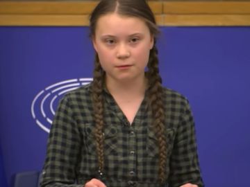 Greta Thunberg durante su discurso en el Parlamento Europeo