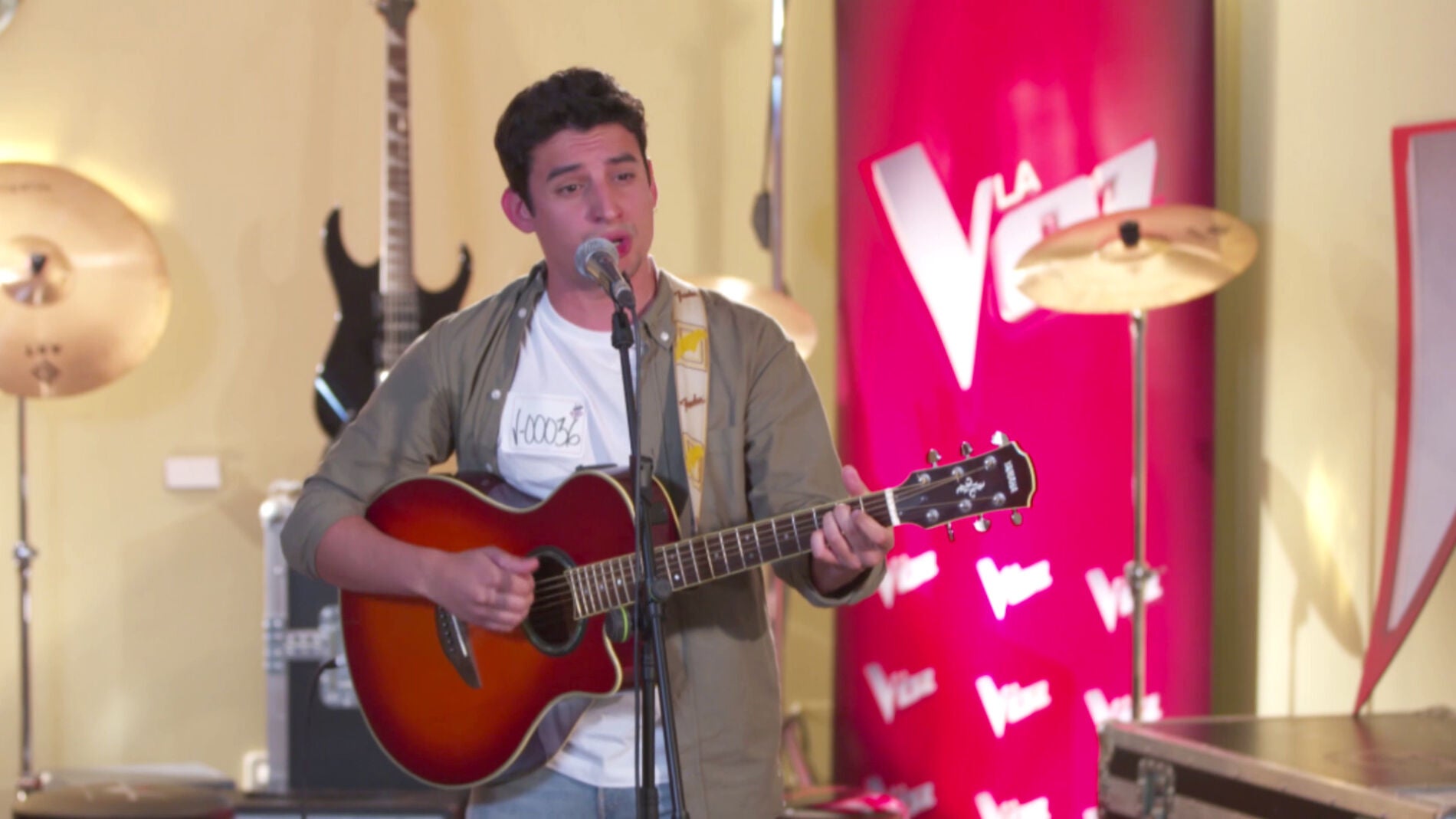 El desgarrador casting piano de Alex Palomo cantando 'Lonely boy'