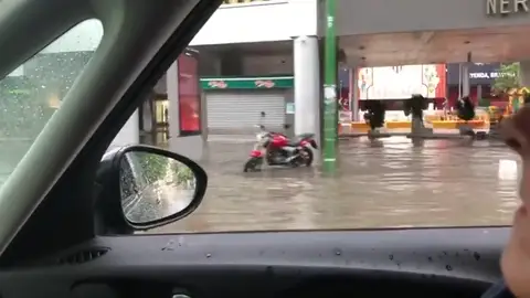 La lluvia y el granizo cobran protagonismo en Sevilla en Semana Santa La lluvia y el granizo cobran protagonismo en Sevilla en Semana Santa