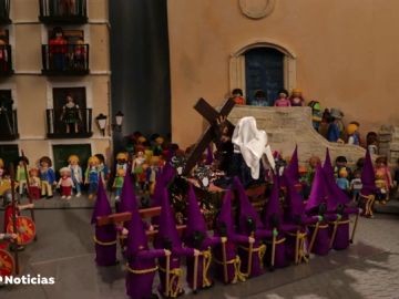 Un joven recalca la procesión más famosa de Cuenca con Playmobil Un joven recalca la procesión más famosa de Cuenca con Playmobil