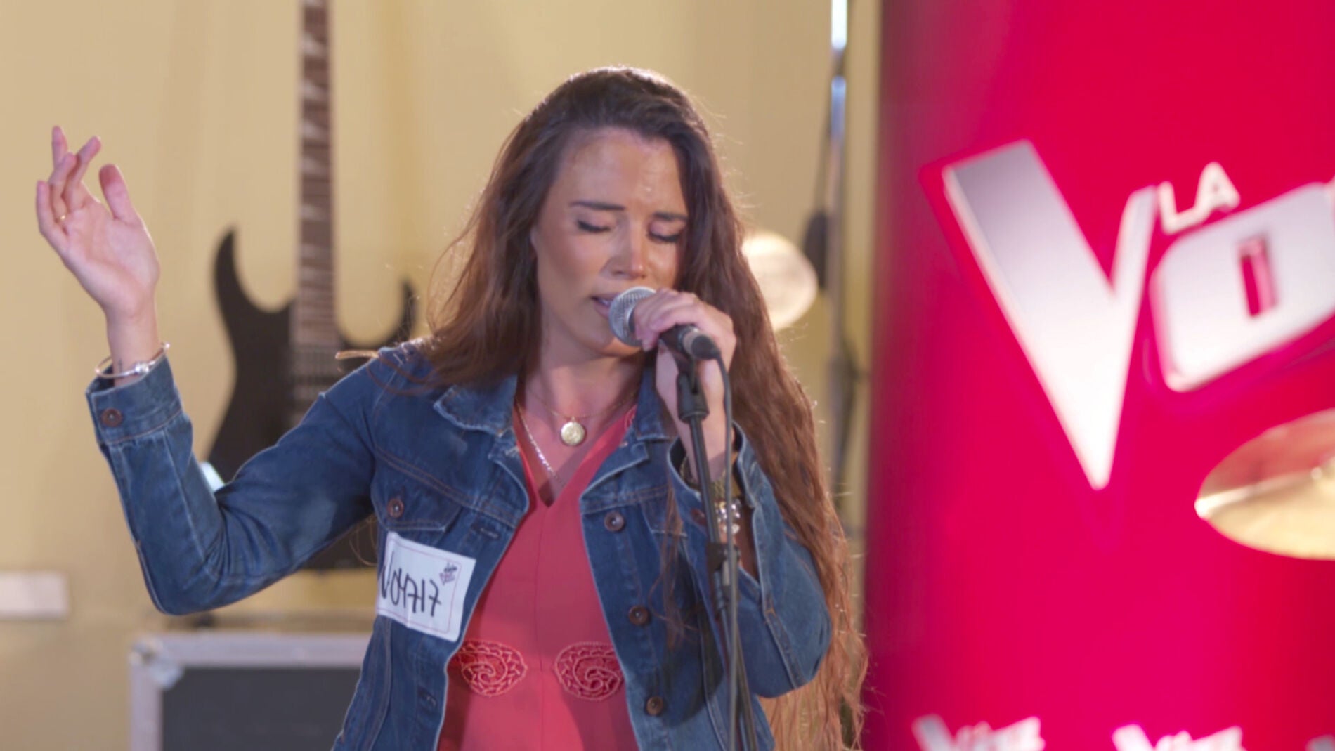 Lorena Fernández relata la 'Historia de un amor' de Luis Miguel durante los castings piano