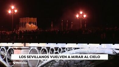 La lluvia retrasa y cancela diferentes procesiones en todo el territorio español en este Viernes Santo