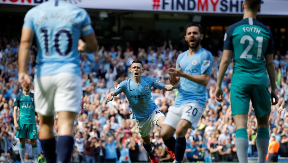 Phil Foden celebra su gol ante el Tottenham