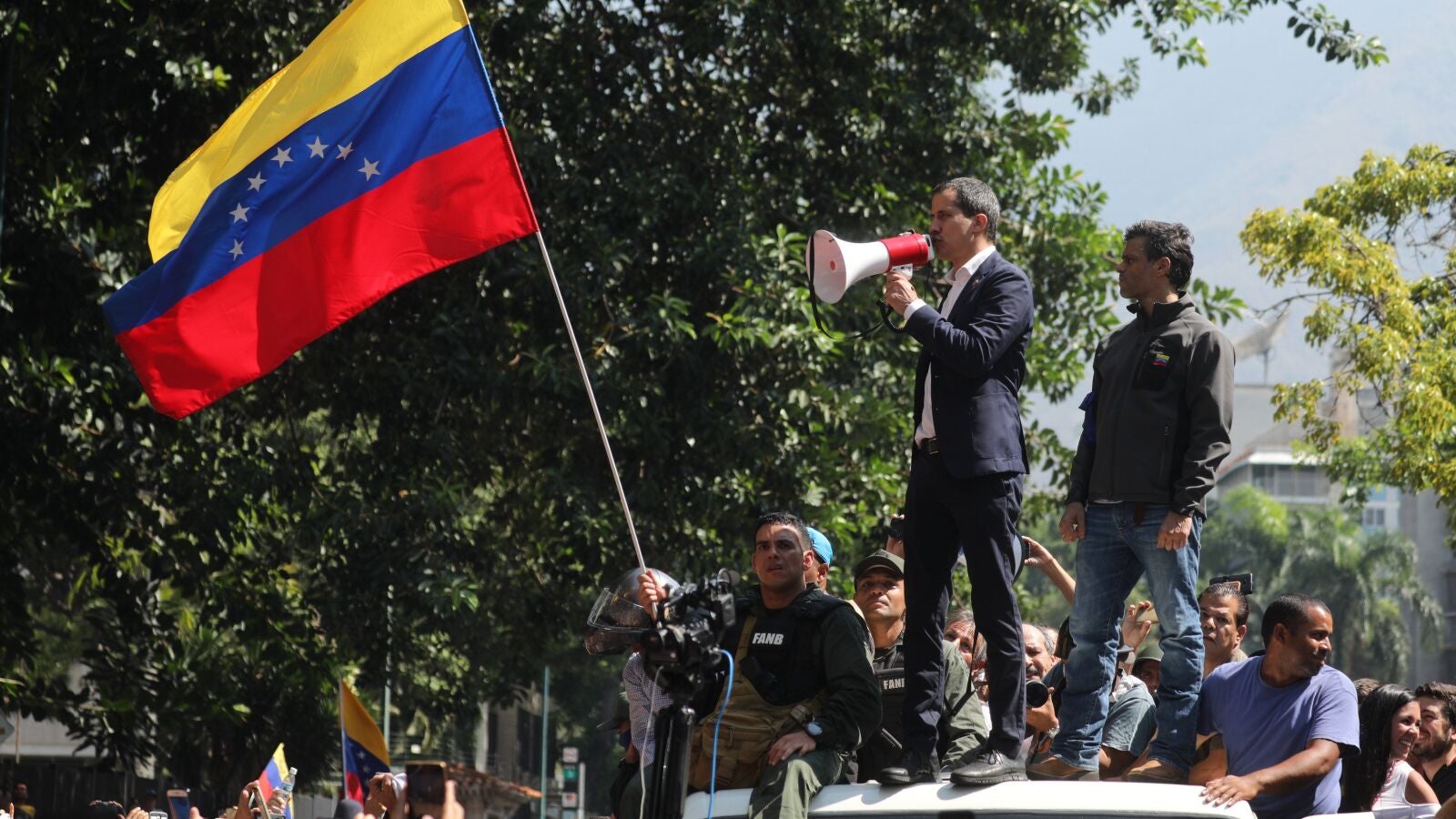 Tensión en Venezuela: Juan Guaidó y un sector del ejército tratan de tomar el poder del país tras liberar a Leopoldo López