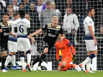 Van de Beek celebra su gol con el Ajax ante el Tottenham Van de Beek celebra su gol con el Ajax ante el Tottenham