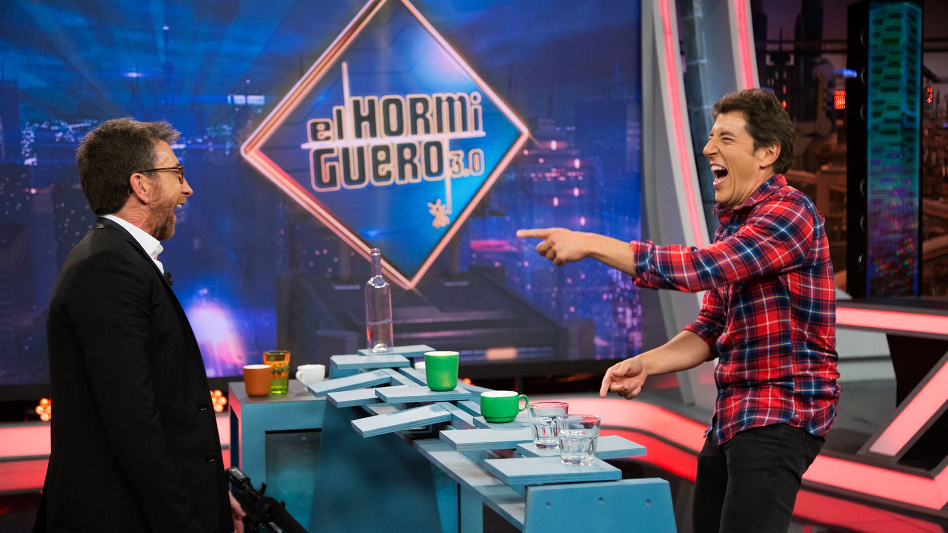 El intenso duelo entre Manel Fuentes y Pablo Motos termina con 'piques' y sin un claro ganador en 'El Hormiguero 3.0'
