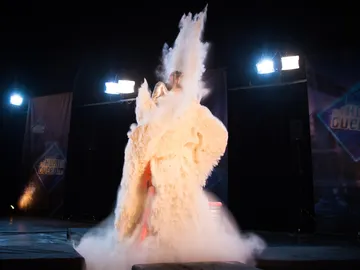 Marron presenta un nuevo superhéroe de la ciencia: Arenito Man Marron presenta un nuevo superhéroe de la ciencia: Arenito Man