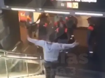 Pelea en el Metro de Barcelona Pelea en el Metro de Barcelona