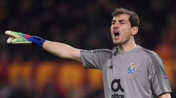 Iker Casillas, durante un partido con el Oporto