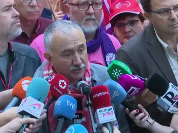 Los sindicatos salen a la calle para reivindicar derechos y pedir la unión de las izquierdas Los sindicatos salen a la calle para reivindicar derechos y pedir la unión de las izquierdas