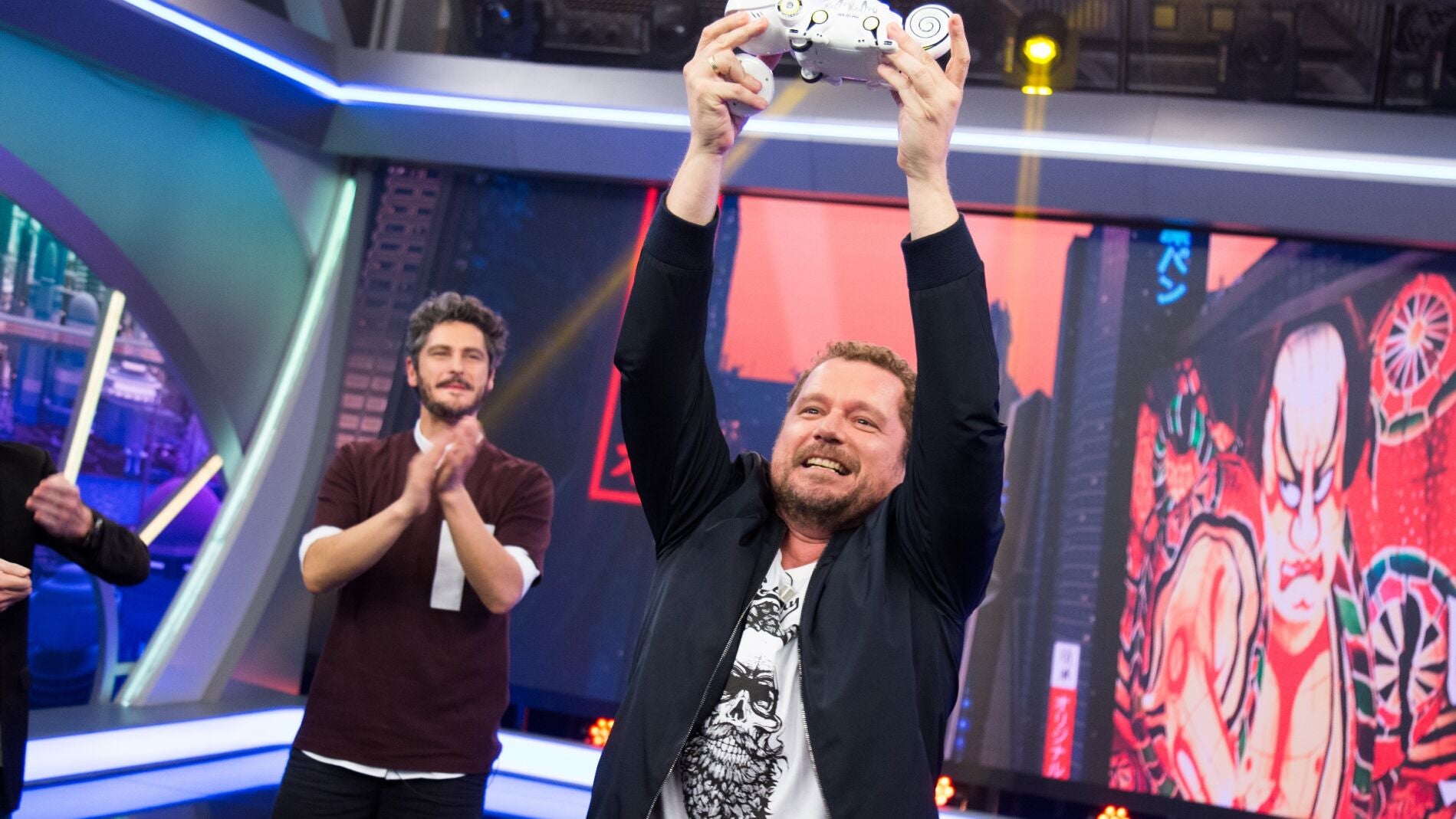 El Monaguillo sorprende en 'El Hormiguero 3.0' con el camaleón 'comefichas'