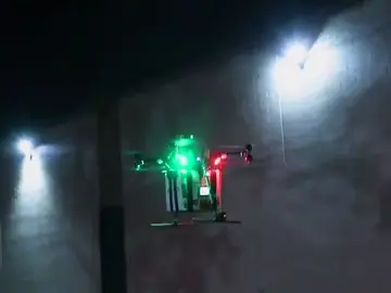 Un dron transportando un riñón donado Un dron transportando un riñón donado