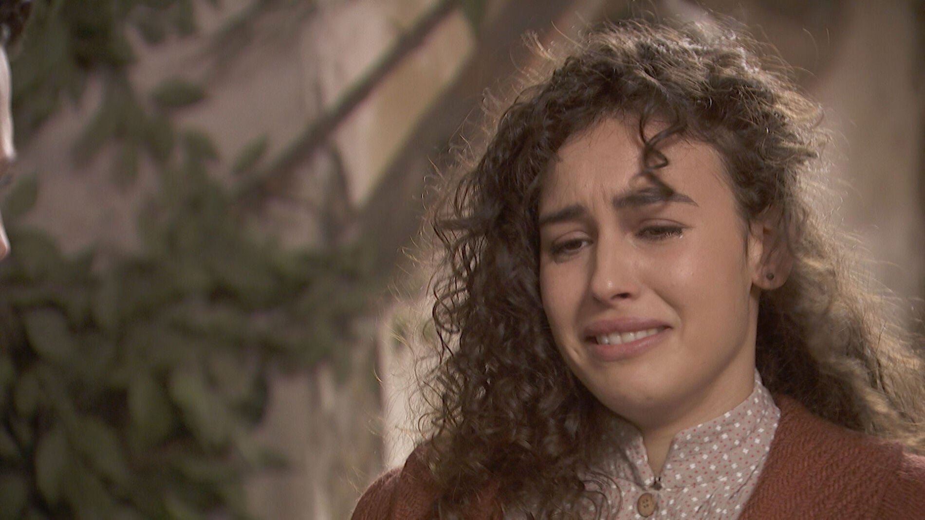 Lola se confiesa ante Prudencio: "No hay boda" 