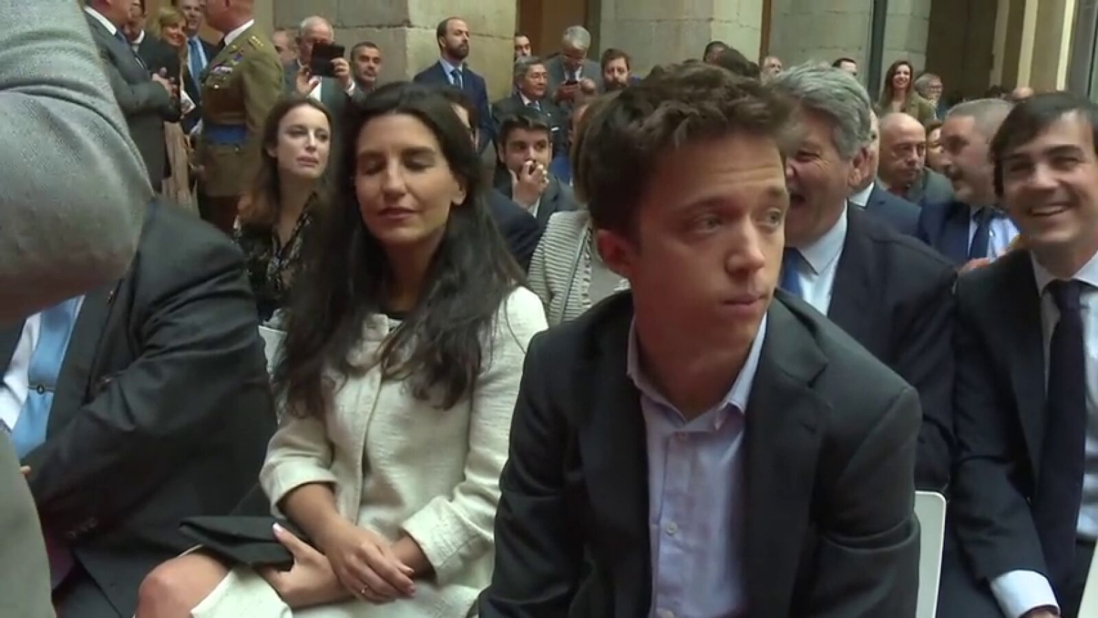 Errejón y Monasterio evitan mirarse en los actos por el Dos de Mayo