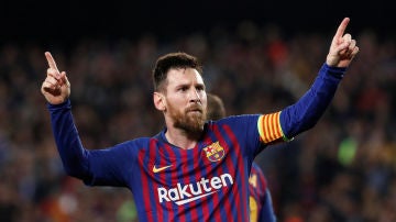 Leo Messi celebra uno de sus goles contra el Liverpool