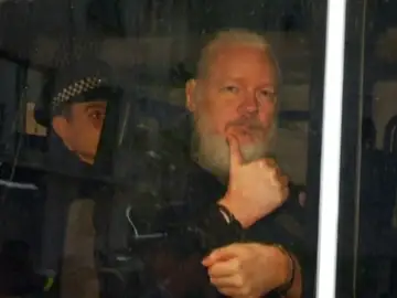 Assange se niega a dar su consentimiento para ser extraditado a EEUU Assange se niega a dar su consentimiento para ser extraditado a EEUU