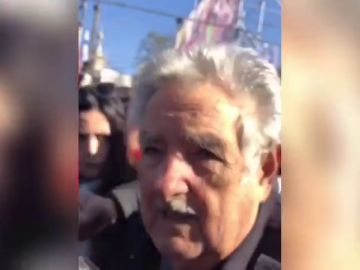Mujica sobre los venezolanos atropellados: "No hay que ponerse delante de una tanqueta"