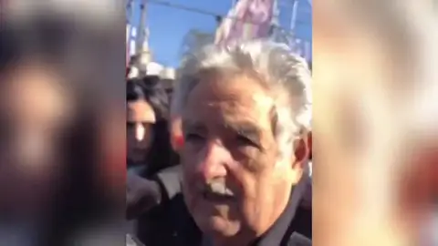 Mujica sobre los venezolanos atropellados: "No hay que ponerse delante de una tanqueta" Mujica sobre los venezolanos atropellados: "No hay que ponerse delante de una tanqueta"