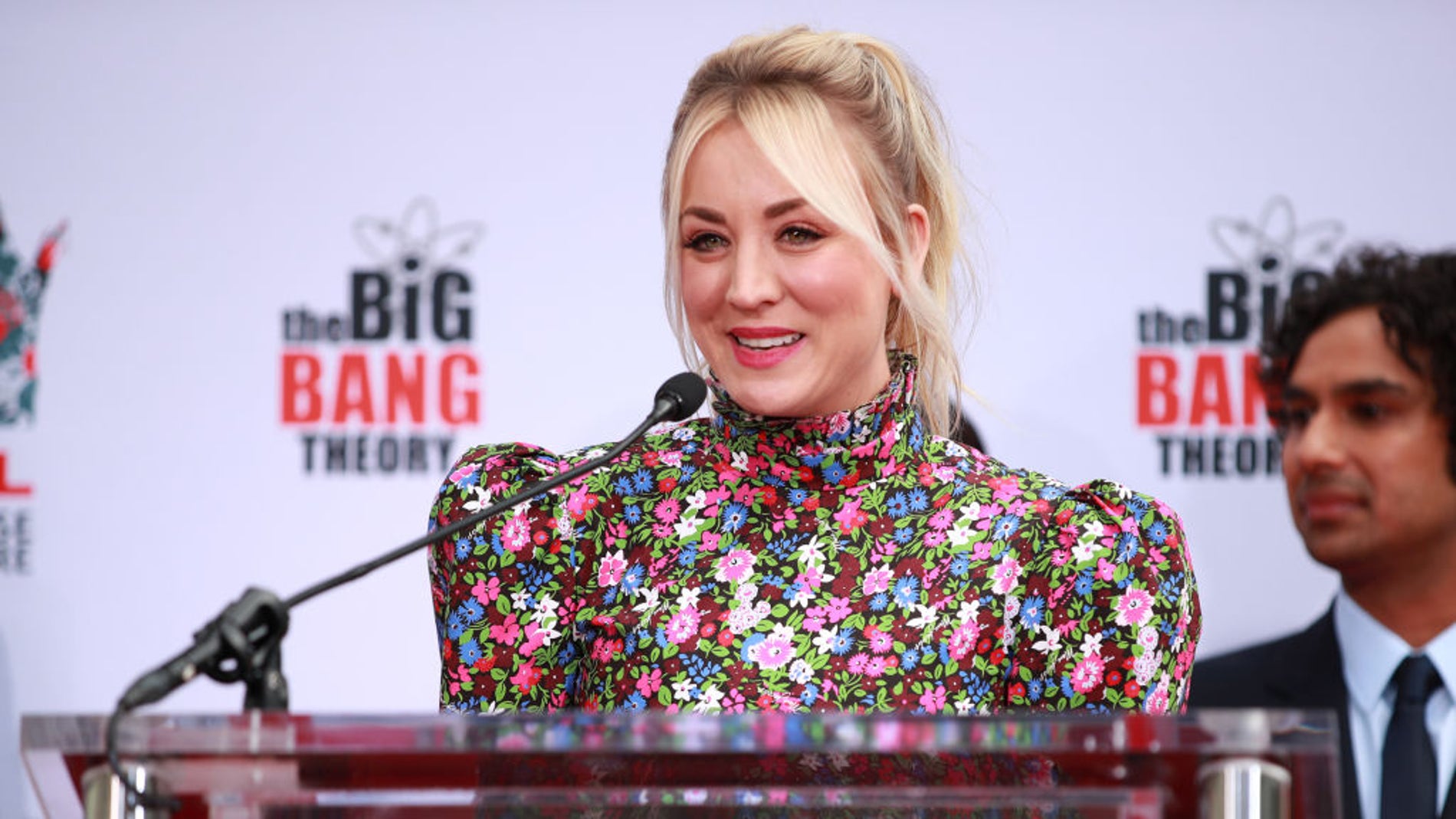 Kaley Cuoco en un evento de 'The Big Bang Theory'