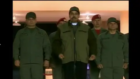 Maduro le pide a los militares "desarmar a cualquier golpista" Maduro le pide a los militares "desarmar a cualquier golpista"