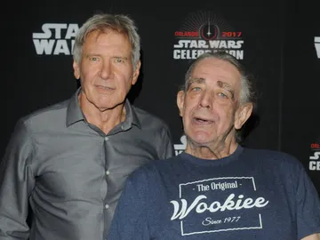 Harrison Ford con Peter Mayhew Harrison Ford con Peter Mayhew